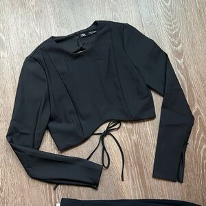 Zara Black Open-Back Long Sleeve Crop Top
